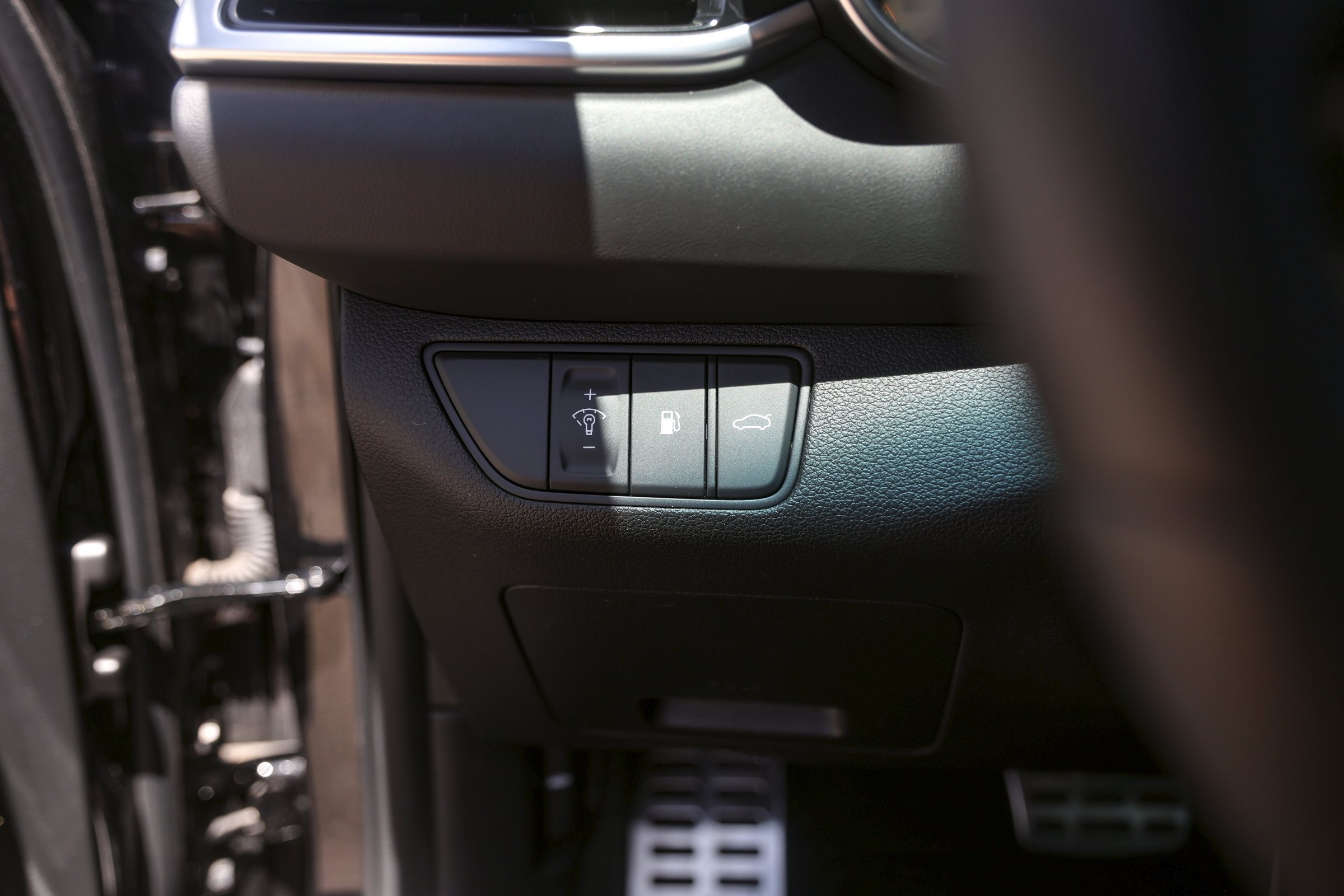 2025 Genesis G70 3.3T Sport Advanced photo 16