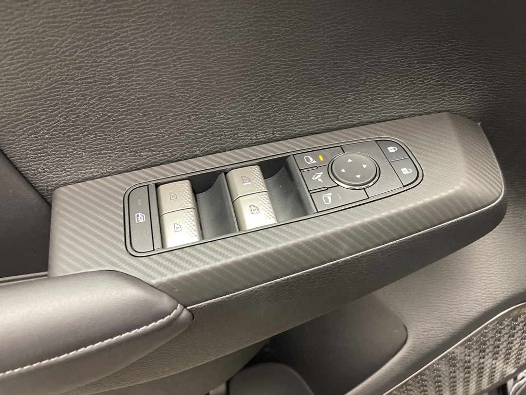 2025 Mitsubishi Outlander SE photo 16