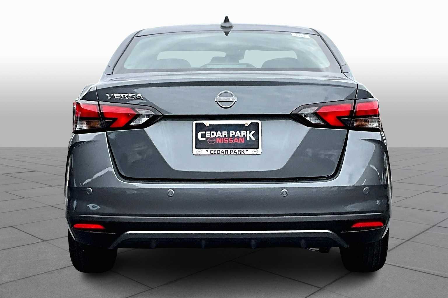 2025 Nissan Versa SV photo 4