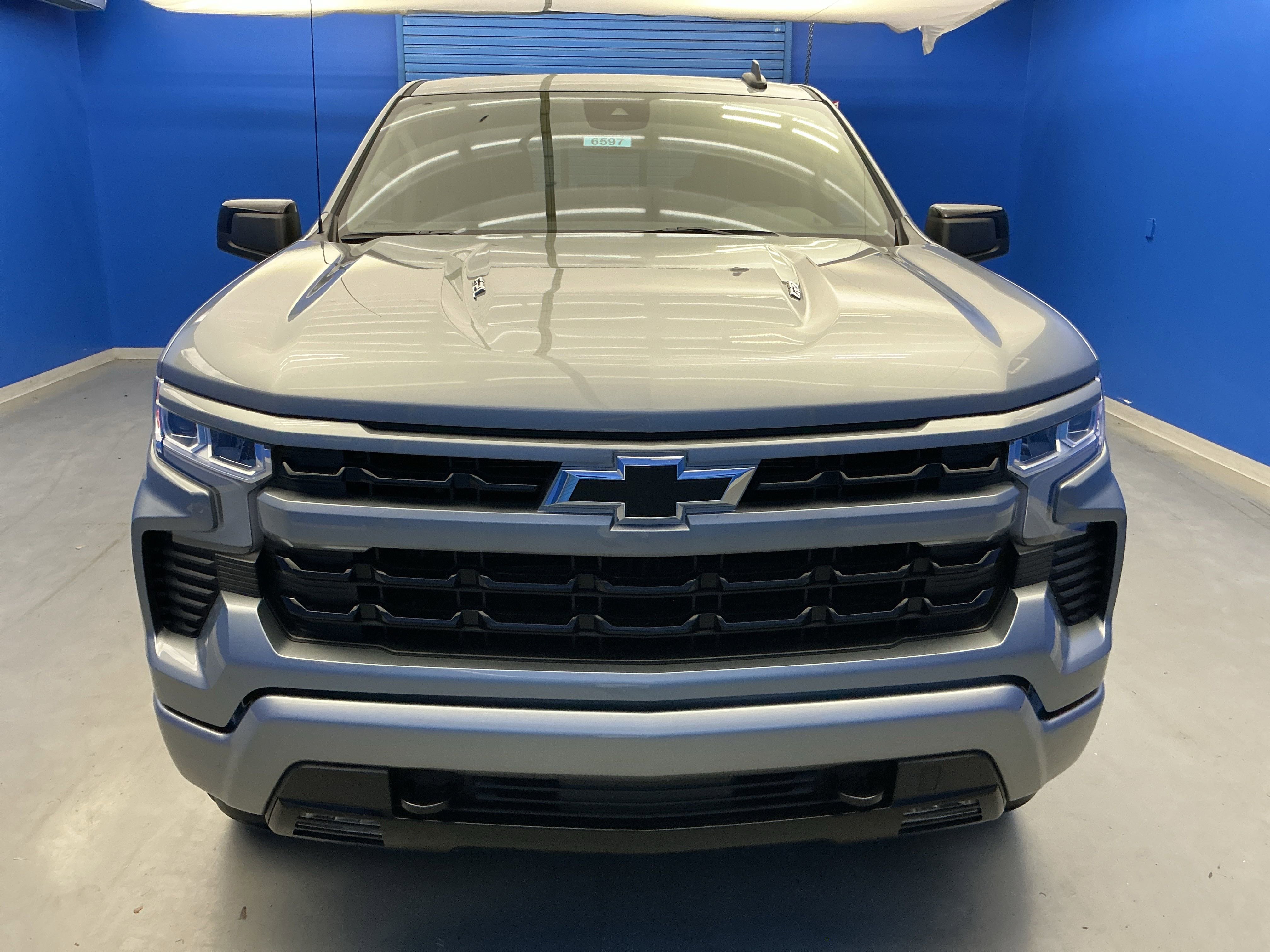 2025 Chevrolet Silverado 1500 RST photo 3