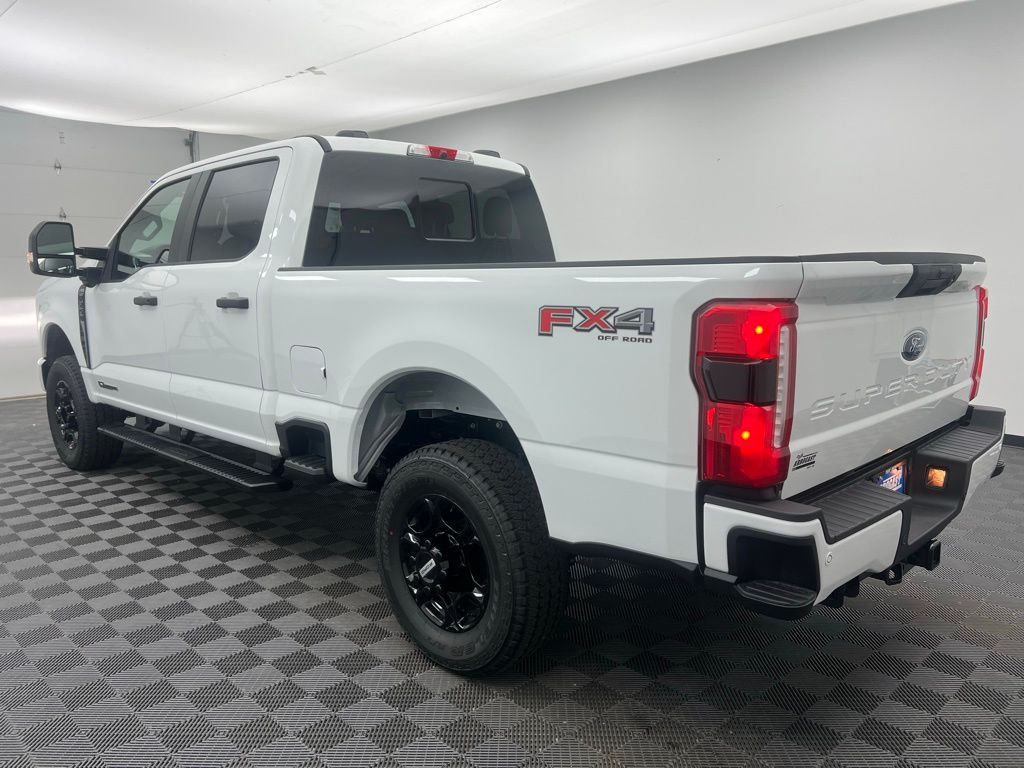 2025 Ford F-250 photo 8