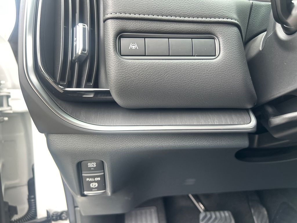 2025 Nissan Armada SV photo 29