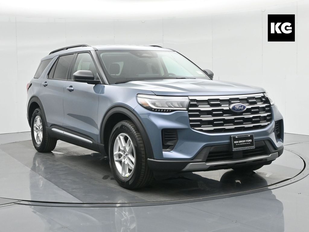 2025 Ford Explorer Active's photo