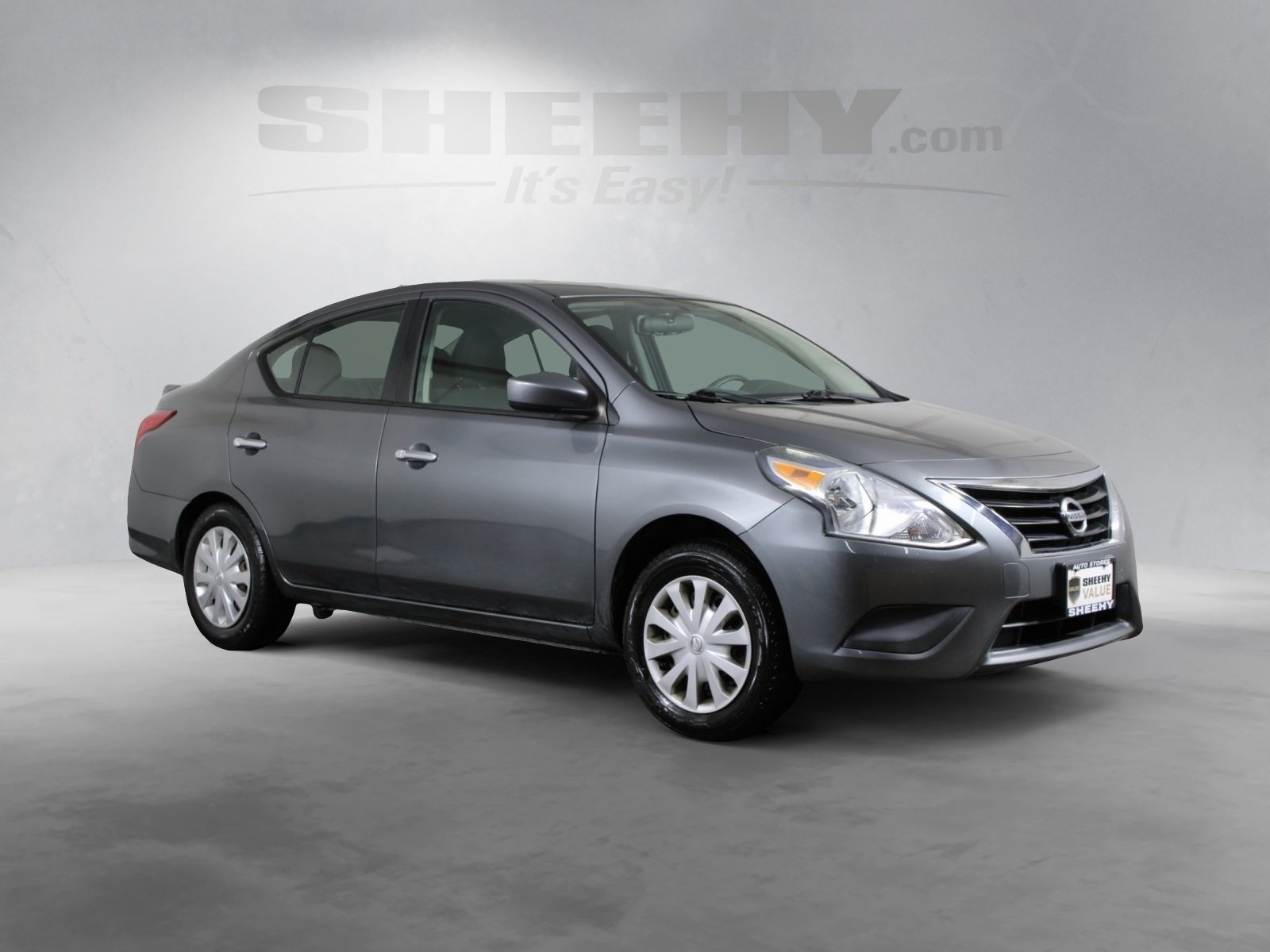 2016 Nissan Versa 1.6 SV photo 2