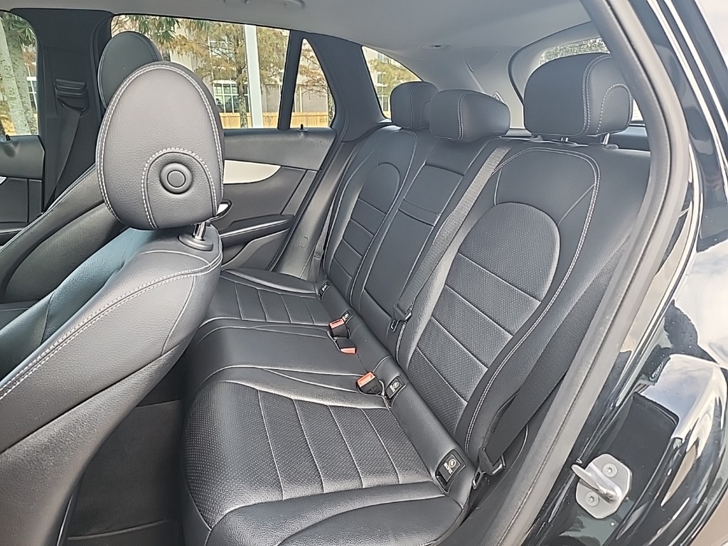 2019 Mercedes Benz GLC 300 photo 4