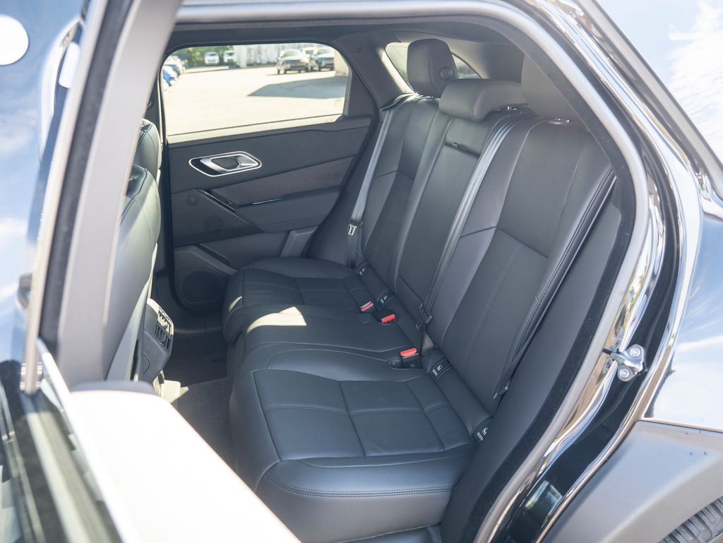 2025 Land Rover Range Rover Velar SE photo 28