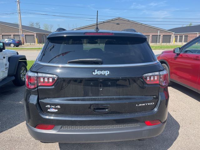 2022 Jeep Compass Limited photo 4