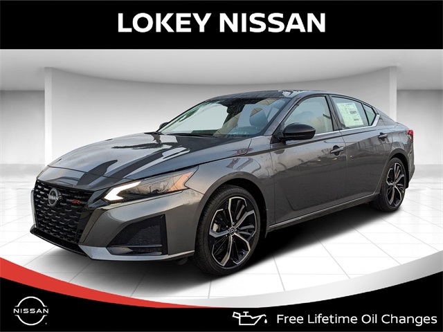 2025 Nissan Altima SR's photo