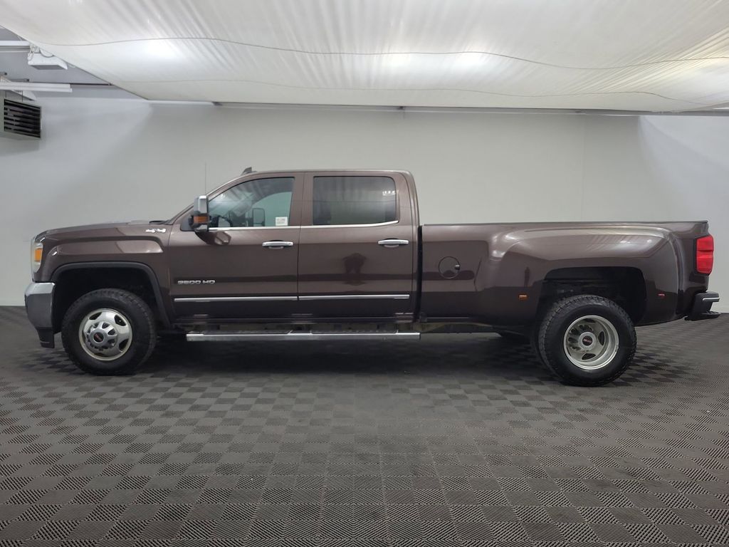 2016 Gmc Sierra 3500 SLT photo 2