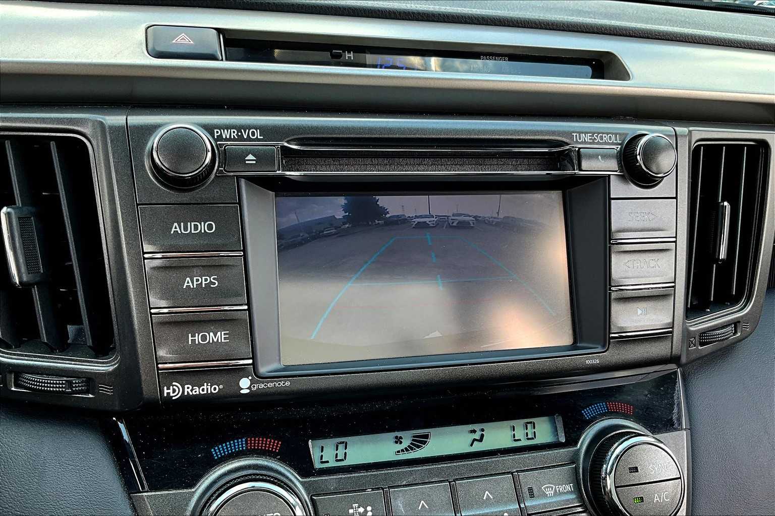 2014 Toyota RAV4 XLE photo 24