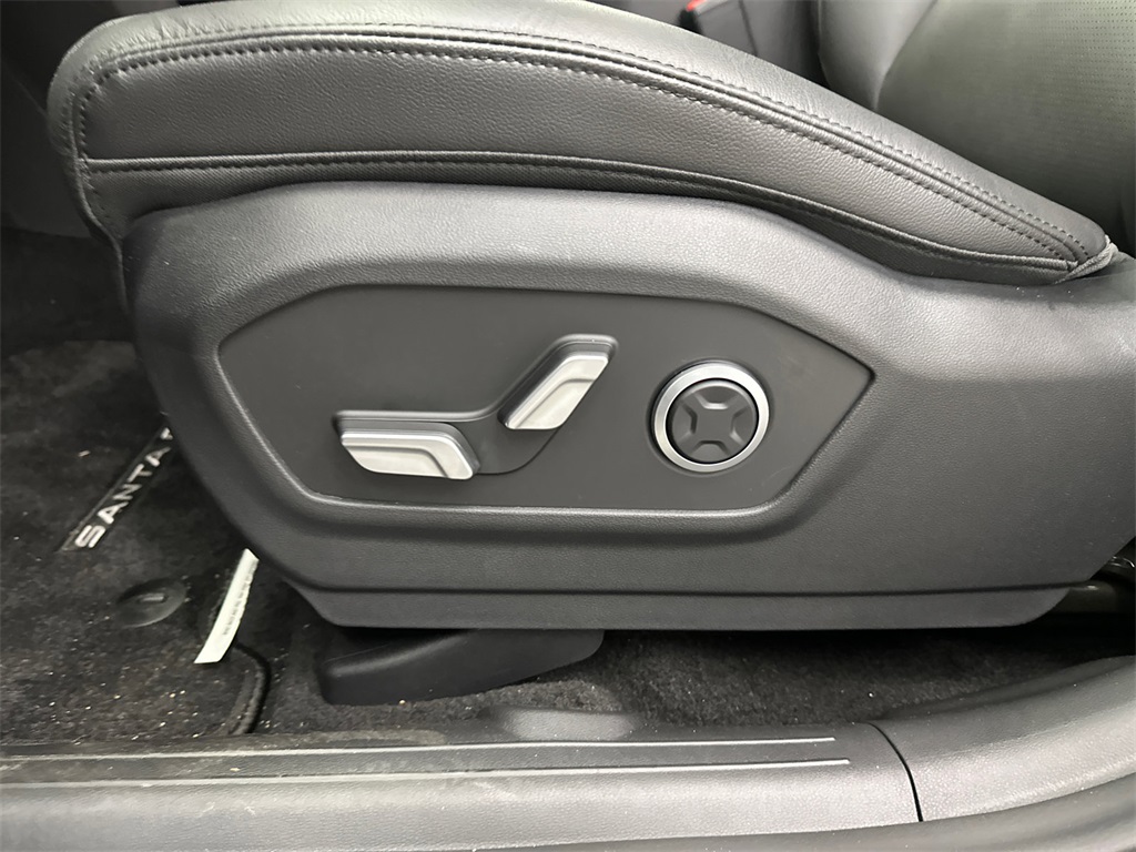 2025 Hyundai Santa Fe Limited photo 10