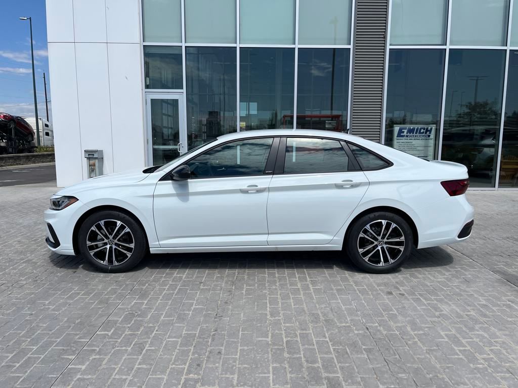2025 Volkswagen Jetta 1.5T Sport photo 2