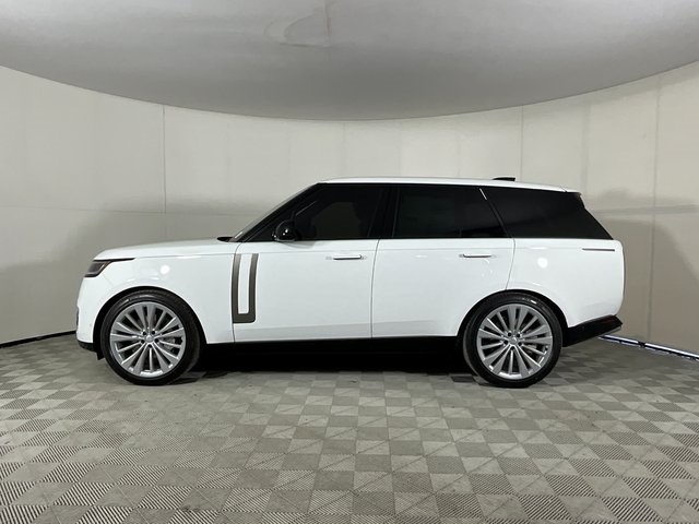 2025 Land Rover Range Rover SE photo 2