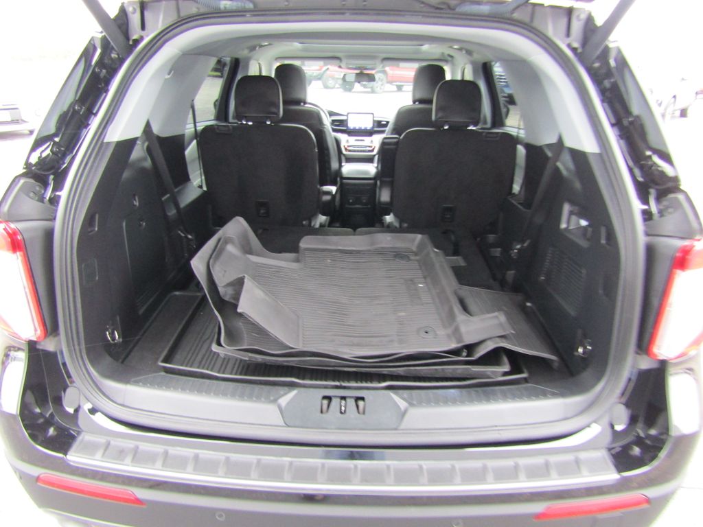 2022 Ford Explorer XLT photo 4