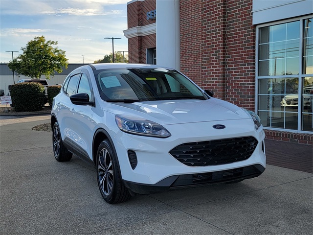 2022 Ford Escape SE photo 3