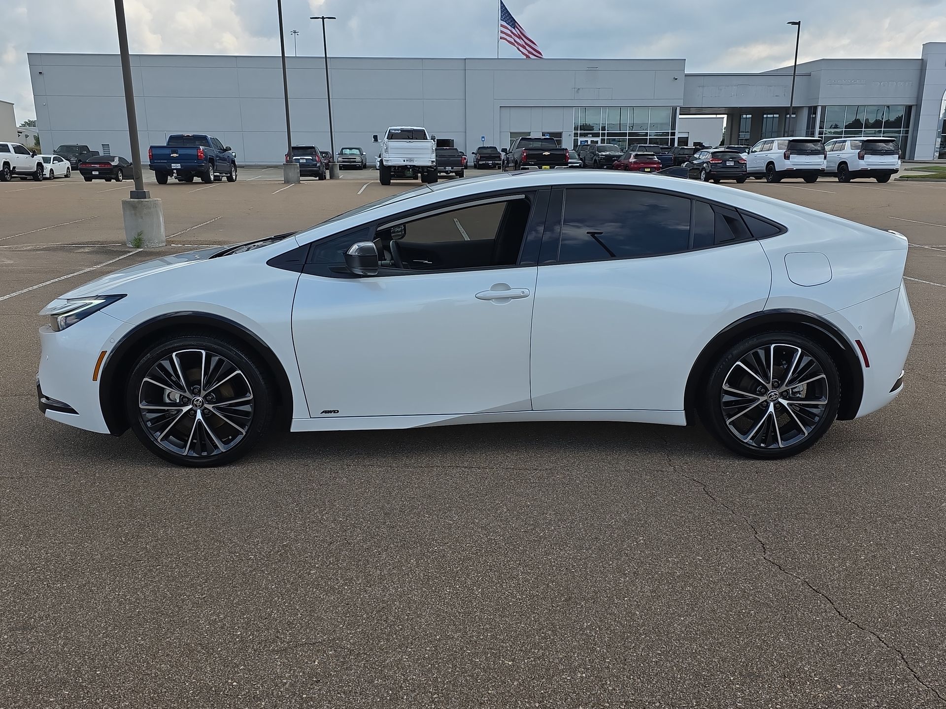 2024 Toyota Prius LE photo 5