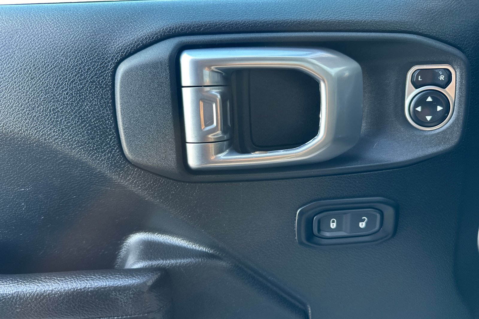 2023 Jeep Wrangler Base 4xe photo 11