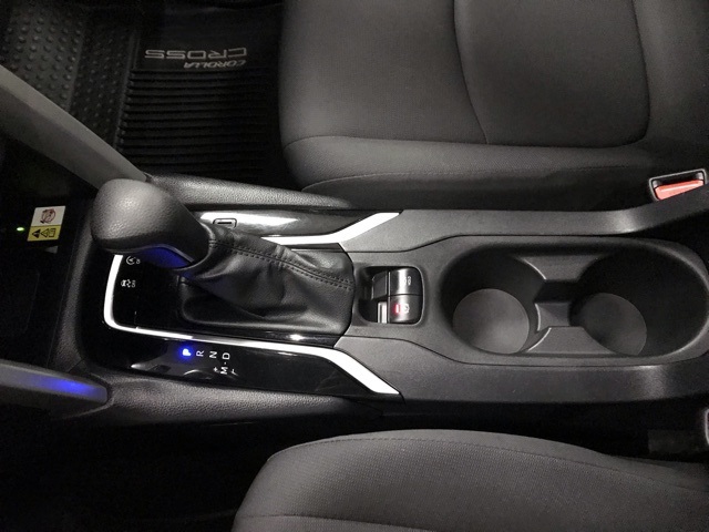 2022 Toyota Corolla Cross LE photo 18