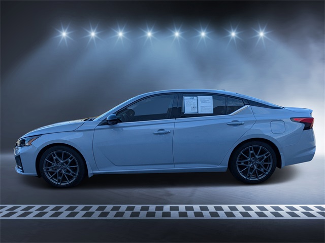 2024 Nissan Altima SR photo 6