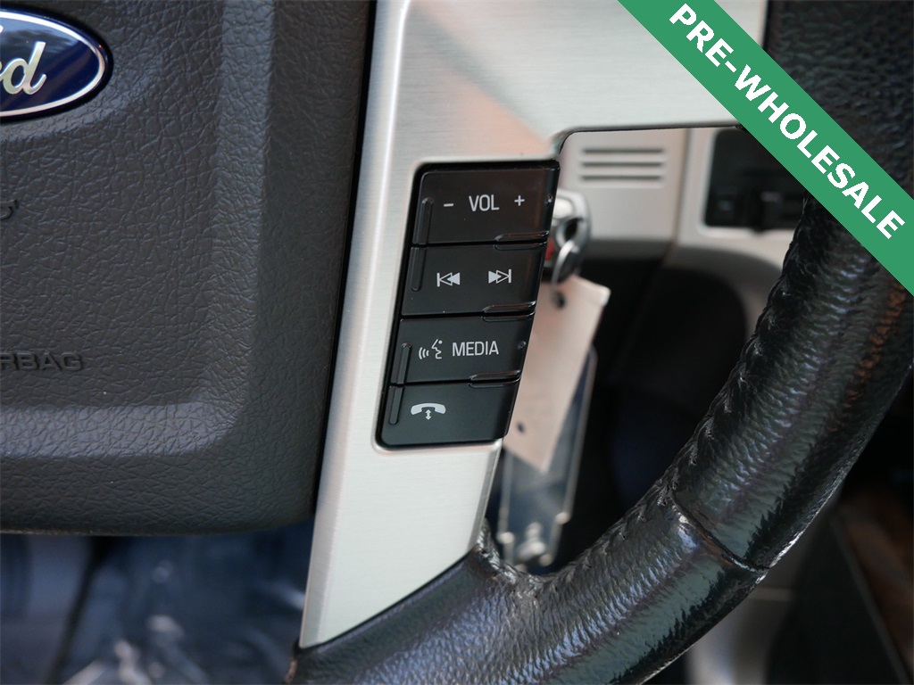 2013 Ford F-150 Platinum photo 18