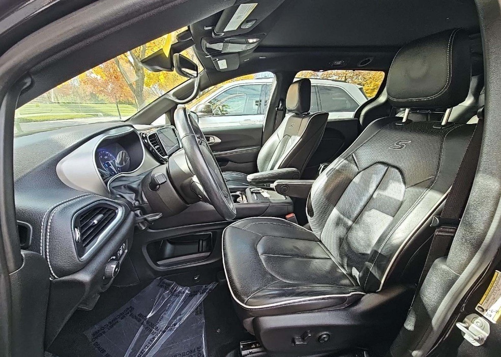 2021 Chrysler Pacifica Limited photo 4