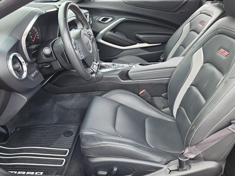 2016 Chevrolet Camaro SS photo 9