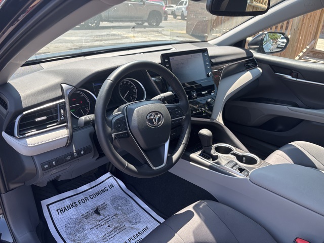 2023 Toyota Camry Hybrid LE photo 11