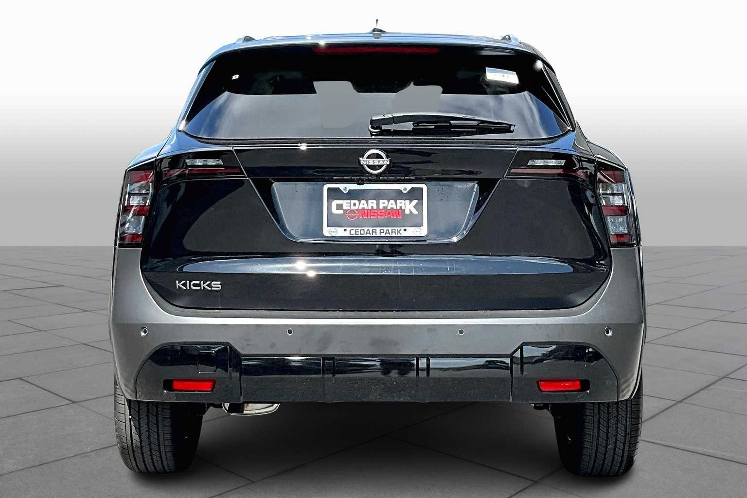 2025 Nissan Kicks SV photo 4