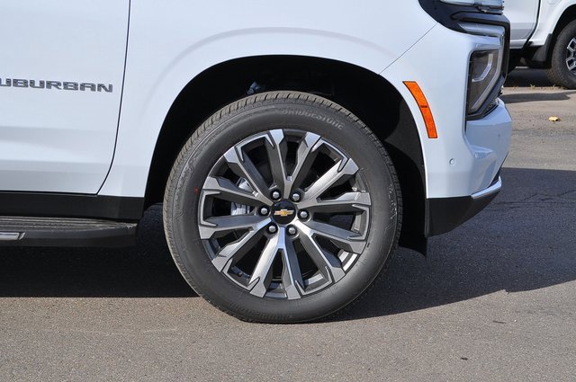 2026 Chevrolet Suburban High Country photo 4
