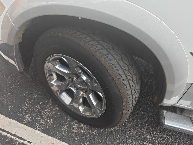 2015 Ram 1500 Laramie photo 9
