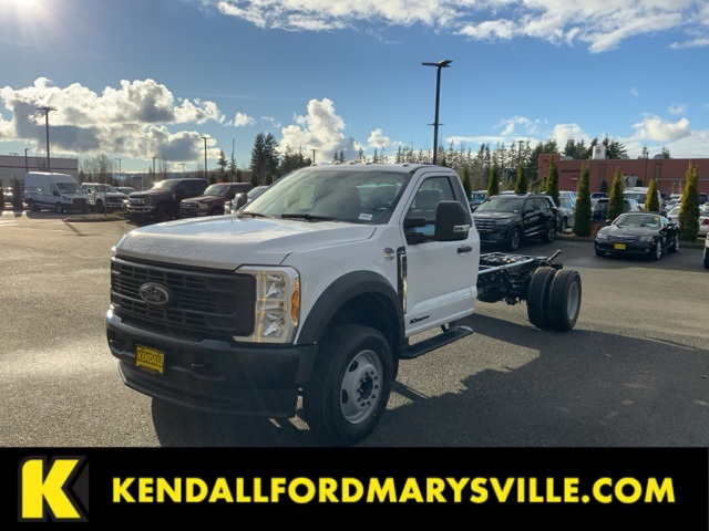2024 Ford F-600 Super Duty Chassis Cab XL's photo