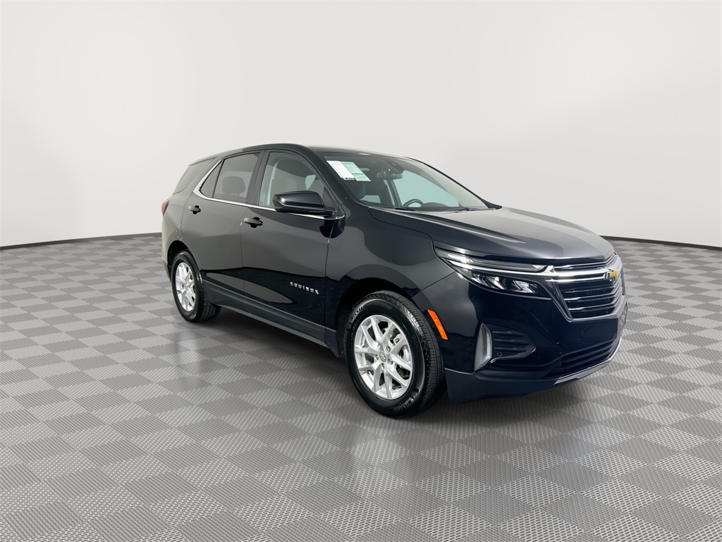 2024 Chevrolet Equinox LT photo 2