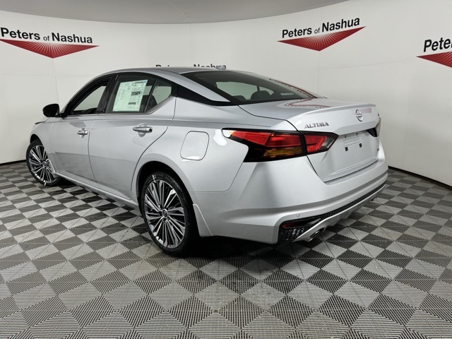 2025 Nissan Altima SL photo 4