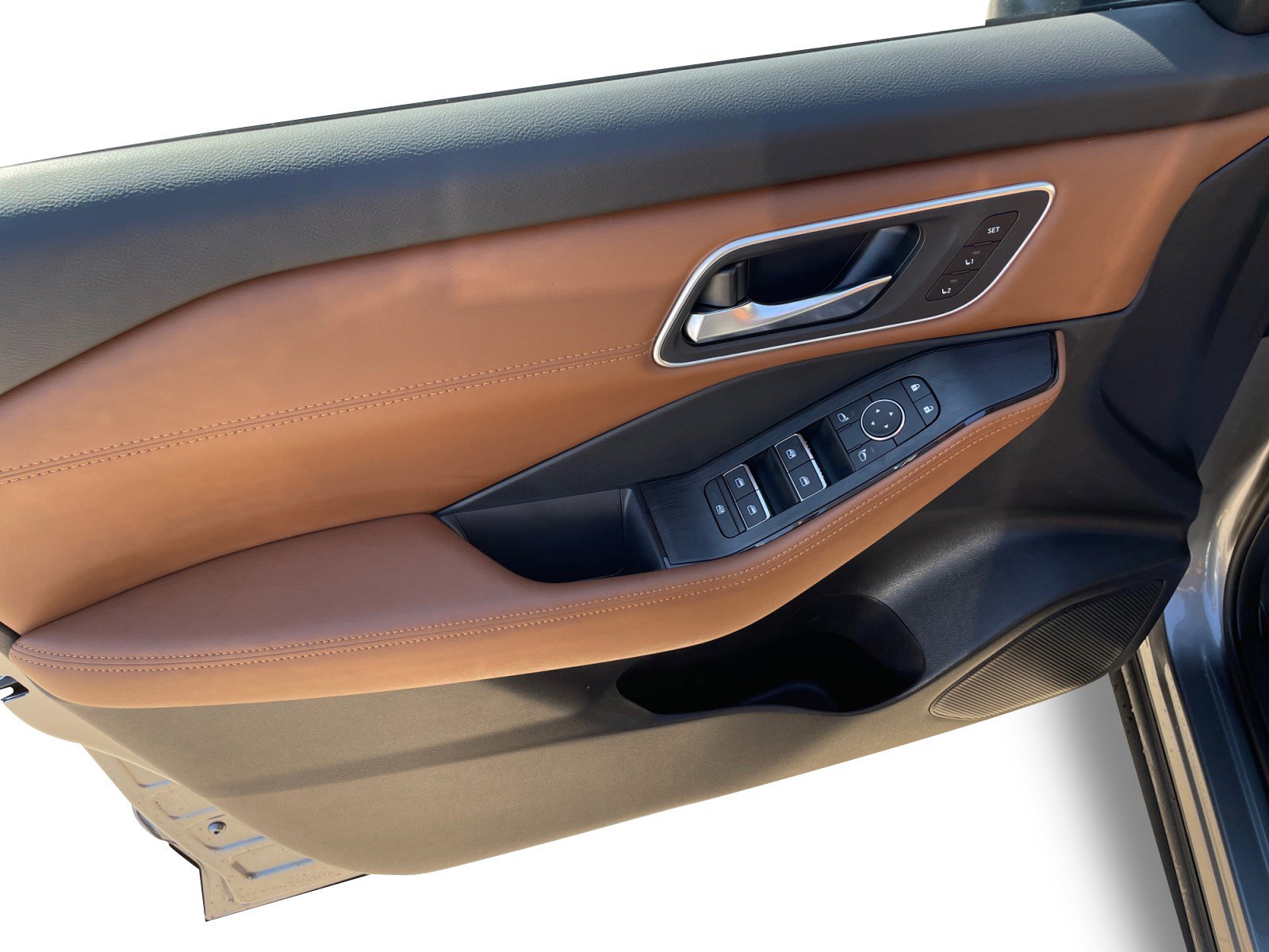 2025 Nissan Rogue Platinum photo 16