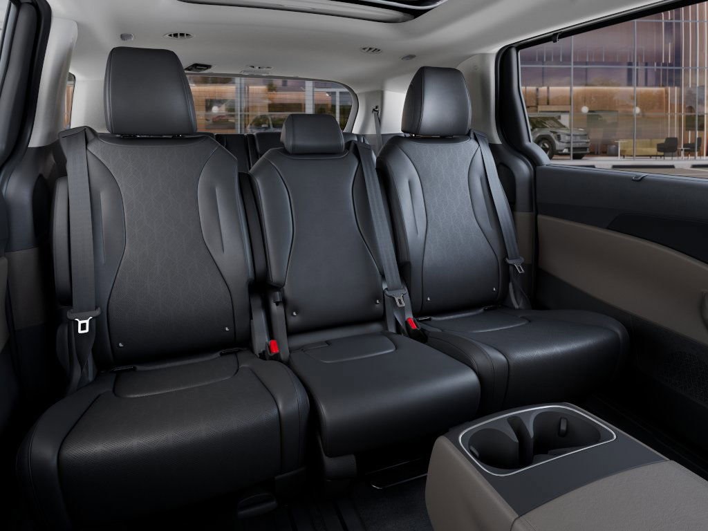 2025 Kia Carnival SX photo 16
