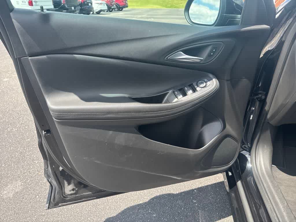 2024 Buick Encore GX Sport Touring photo 9