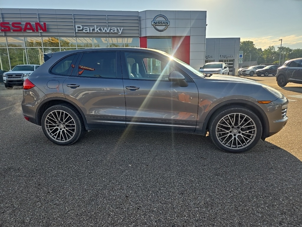 2013 Porsche Cayenne Base photo 8
