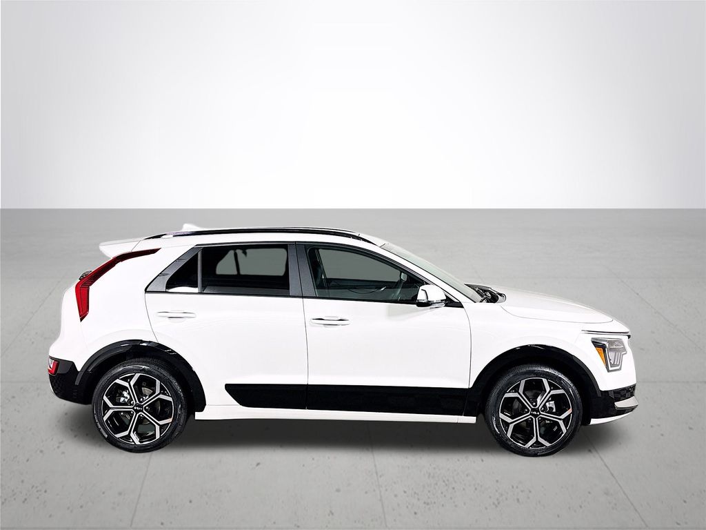2025 Kia Niro Plug-In Hybrid SX Touring photo 4