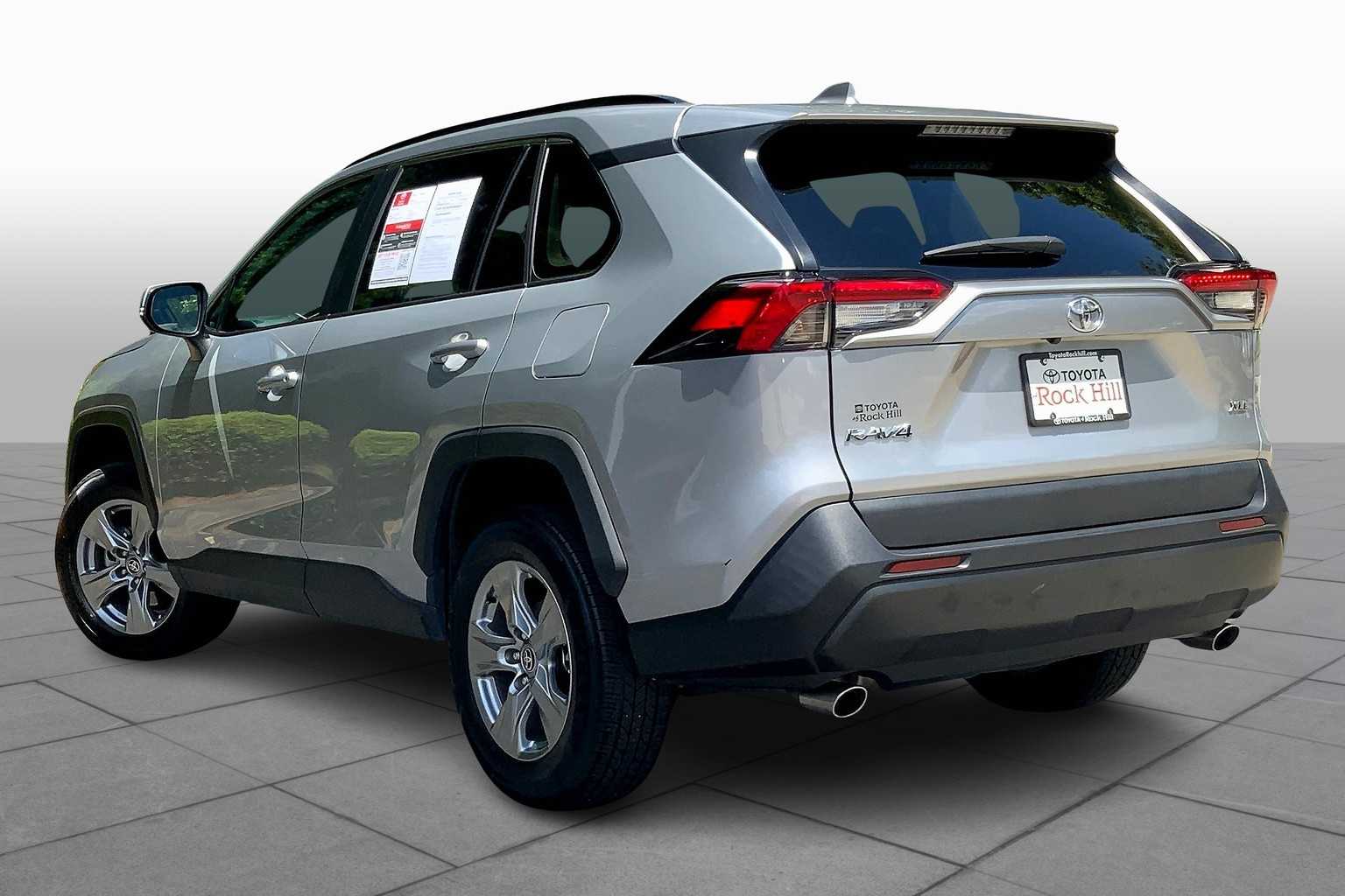 2023 Toyota RAV4 XLE photo 11