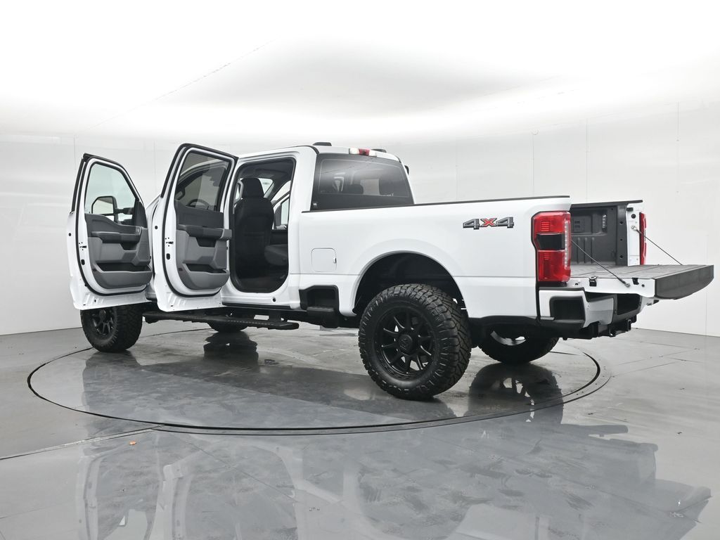 2025 Ford F-250 photo 29