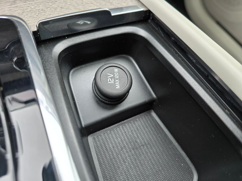 2024 Volvo XC90 Plus photo 26