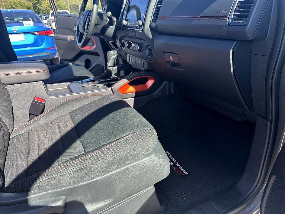 2024 Nissan Frontier PRO-4X photo 19