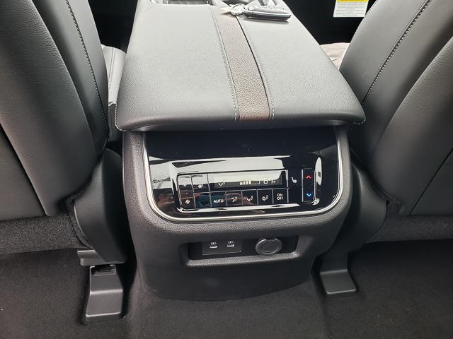 2025 Nissan Armada Platinum photo 23