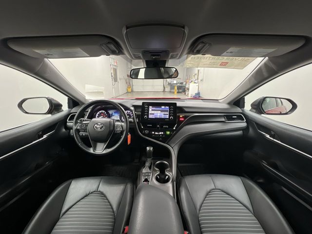 2022 Toyota Camry SE photo 19