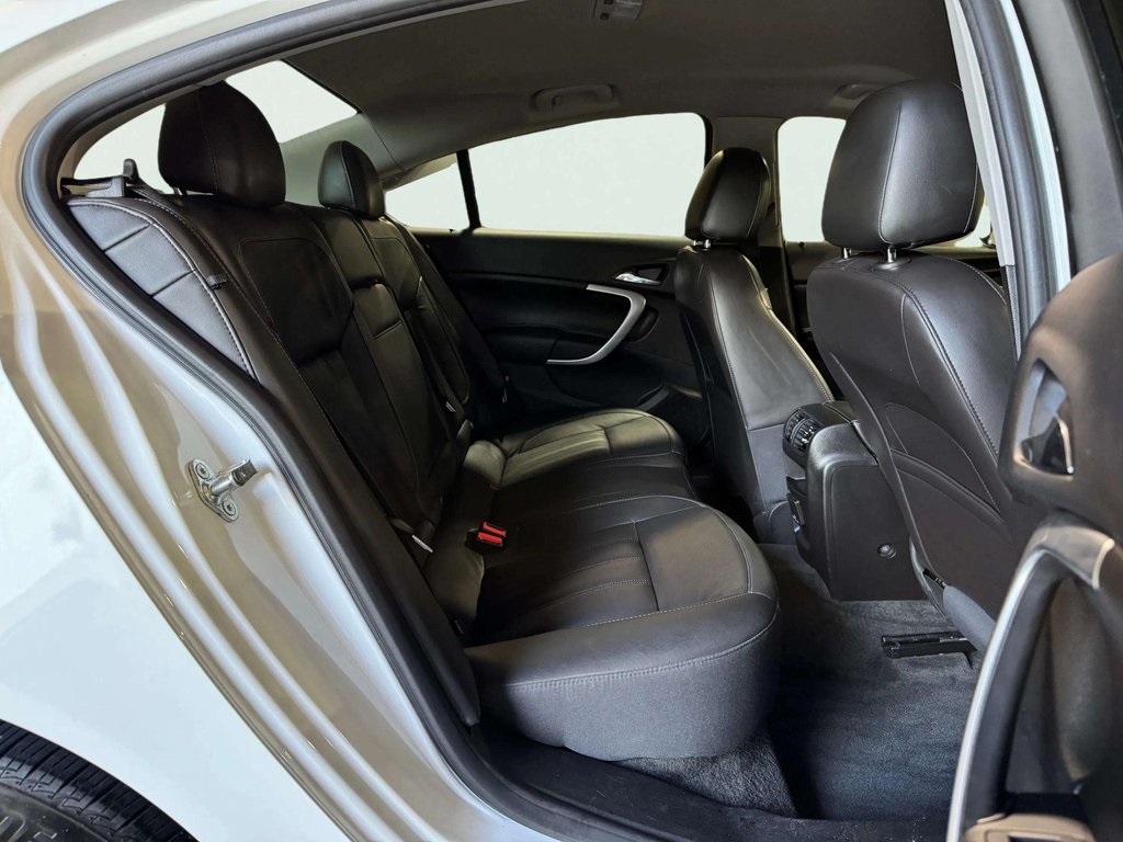 2017 Buick Regal Premium II photo 24