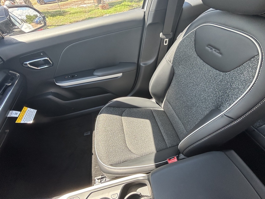 2025 Kia K4 GT-Line photo 14