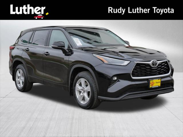 2023 Toyota Highlander L's photo