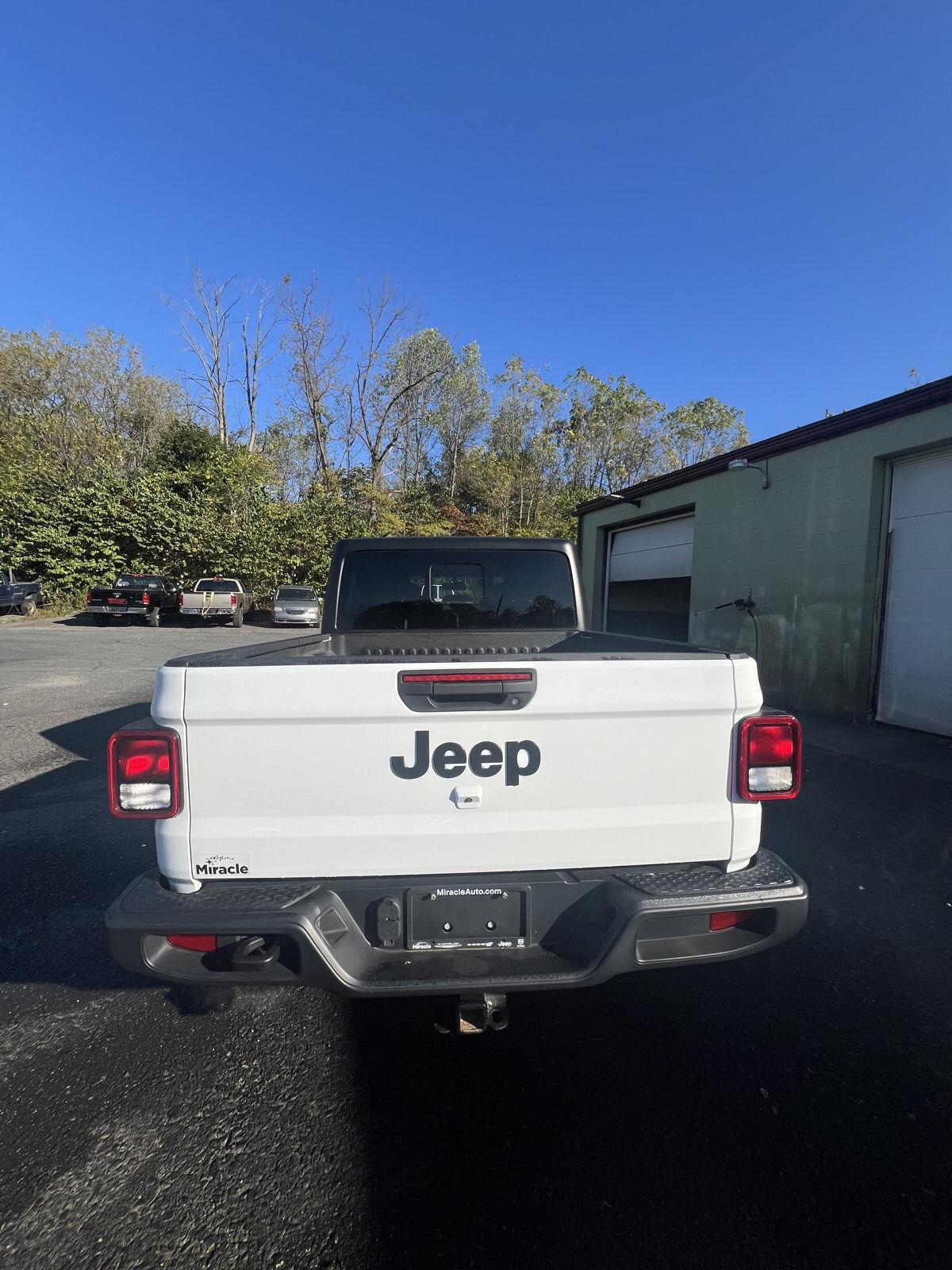 2022 Jeep Gladiator Sport photo 4