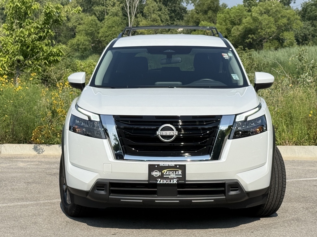2025 Nissan Pathfinder SV photo 3