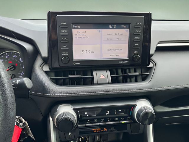2020 Toyota RAV4 LE photo 9
